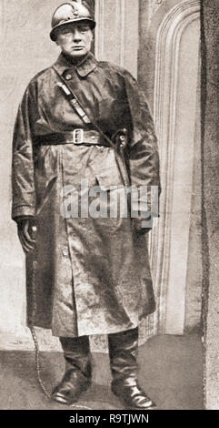 Winston Churchill, vu ici en 1916 sur le front occidental pendant la PREMIÈRE GUERRE MONDIALE, commandant la 6e Royal Scots Fusiliers. Sir Winston Leonard Spencer-Churchill, 1874 -1965. Homme politique, homme d'État britannique, officier de l'armée, et l'écrivain, qui fut Premier Ministre du Royaume-Uni de 1940 à 1945 et de nouveau de 1951 à 1955. Banque D'Images