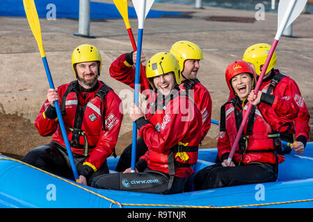 CARDIFF, Royaume-Uni. Le 04 décembre 2018. Une norme olympique/Rafting Kayak Centre, Cardiff International White Water. Situé à l'Inter Cardiff Banque D'Images