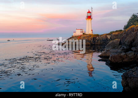 Sheringham Point Lighthouse, Shirley, l'île de Vancouver, Colombie-Britannique, Canada Banque D'Images