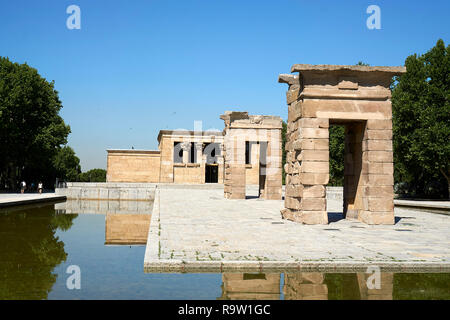 MADRID, ESPAGNE - 11. Juillet 2017 : Templo de Debod, sur une claire journée d'été visité par les touristes Banque D'Images