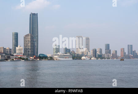 Orion Viking bateau de croisière amarré à Shanghai Banque D'Images