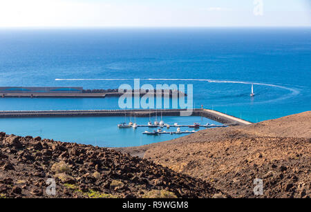 Vue aérienne du port de Morro Jable sur la côte sud de l'île de Fuerteventura, Îles Canaries, Espagne Banque D'Images