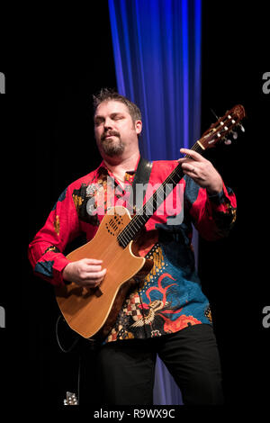 Nicolas Meier en solo sur glissentar, guitare acoustique, Jazz Festival 2017 Scarborough Banque D'Images