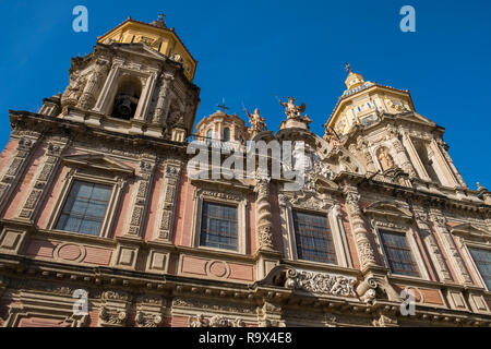 Vue avant de San Luis de los Franceses, une église baroque romain avec façade sculptée, district de Macarena, Séville, Espagne Banque D'Images