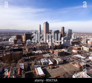 Les rues et les bâtiments dans le noyau urbain du centre-ville de Denver Colorado Banque D'Images