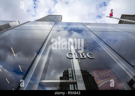 Montréal, Canada - le 7 novembre 2018 : le logo de la Banque CIBC, en face de leur bureau principal de Montréal (Québec), en Tour CIBC. On appelle ainsi l'interdiction canadienne Impériale Banque D'Images
