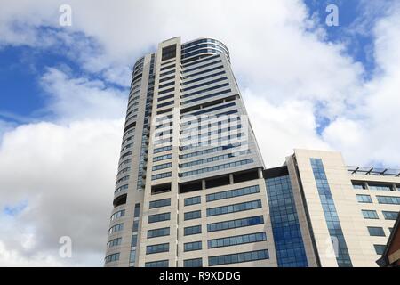 LEEDS, UK - 11 juillet 2016 : Bridgewater Place skyscraper à Leeds, Royaume-Uni. Le bâtiment a été conçu par les architectes Aedas. Banque D'Images