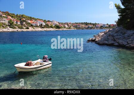 Dalmatie - côte paysage en Croatie. La baie de la mer Adriatique. Ville de Razanj. Banque D'Images