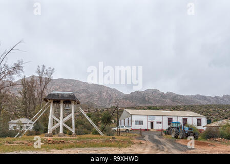 WUPPERTHAL, AFRIQUE DU SUD, le 27 août 2018 : Les cloches historiques et l'original de la coopération dans la région de Wupperthal Rooibos Cederberg dans les montagnes de l'EMTE Banque D'Images