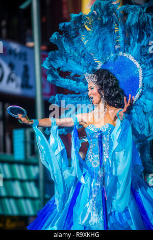Participant au carnaval Asakusa samba à Tokyo, Japon Banque D'Images