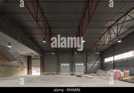 Hangar de stockage. Entrepôt industriel. Banque D'Images