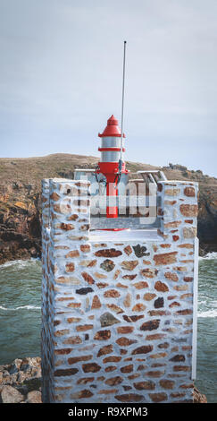 Le sémaphore à l'entrée du port de la Meule sur l'île d'Yeu Banque D'Images