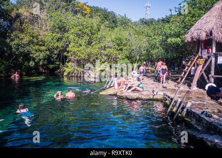 Cénote, Tulum Mexico Banque D'Images