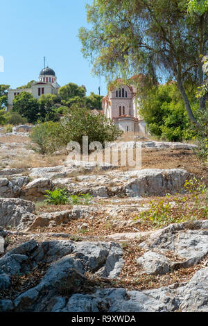 Église de Saint Marina (Agia Marina) et l'observatoire national sur la Colline des nymphes à Athènes, Grèce Banque D'Images