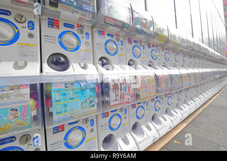 Gacha Gacha toy distributeur automatique à Tokyo au Japon. Banque D'Images