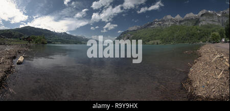 Vue de la plage de Walenstadt à Walenstadt, Alpes Suisses Banque D'Images