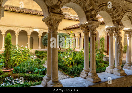 Cloître Saint-sauveur dans la cathédrale à Aix-en-Provence, joyaux cachés de la France Banque D'Images