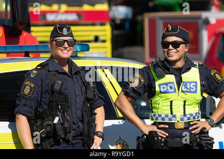 Les agents de police féminins Banque D'Images