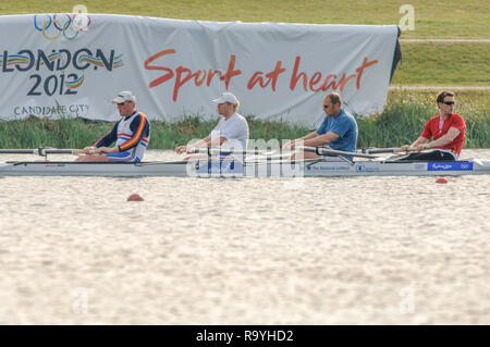 2005 Coupe du Monde de la FISA, Dorney Lake, Eton, Angleterre, 26.05.05. Quatre légendes - course formation Sir Matt Pinsent, Tim Foster, Sir Steve Redgrave et James Cracknell, train sur Dorney Lake, en préparation de l'Samedi, reconstitution de la Sydney 2000 finale du quatre. Photo Peter Spurrier. email images@intersport-images[crédit obligatoire Peter Spurrier/ Intersport Images] Banque D'Images