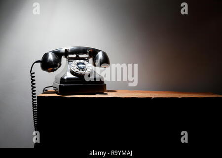 Un bouton poussoir chrome rétro téléphone imitant une connexion RTC Téléphone Banque D'Images