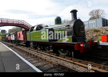 Pas de réservoir de Lambton29 Le transport de marchandises à travers la station Goathland sur le North Yorkshire Moors Railway. Banque D'Images