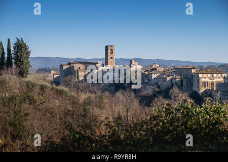 Avec vue panoramique sur les tours médiévales de la ville de Colle di Val d'Elsa, Sienne, Toscane Banque D'Images