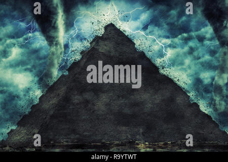Egypte pyramide et le Sphinx de Gizeh sur pierre platou durant la tempête, la pluie et l'éclairage en Egypte, creative photo Banque D'Images