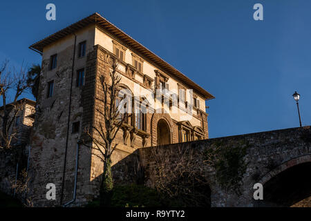 Palazzo Campana, l'entrée de la partie la plus ancienne de la ville de Colle Val d'Elsa, Sienne, Toscane Banque D'Images