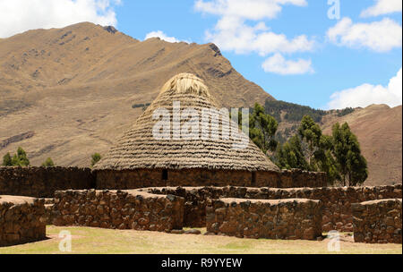 Le Temple de Wiracocha à Raqchi, Pérou Banque D'Images