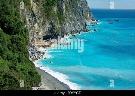 Chingshui falaises de l'océan sont les plus hautes falaises côtières à Taiwan. Banque D'Images