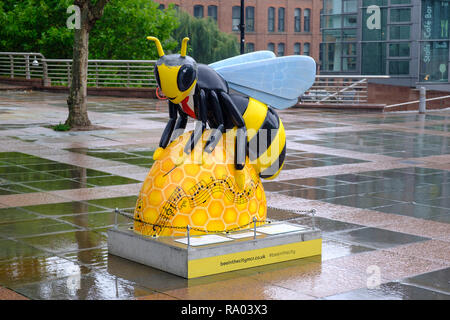 Une abeille dans la ville sculpture, une partie de l'été 2018 de l'événement d'art public dans la ville de Manchester, Royaume-Uni Banque D'Images