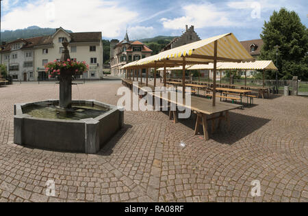 Les étals de marché vide à Flums, Suisse Banque D'Images