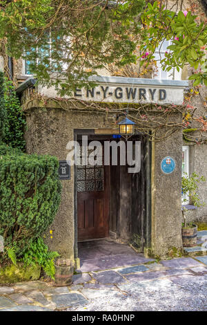 Le Pen-y-Gwryd hôtel dans le parc national de Snowdonia au Pays de Galles. Remarquable pour ses liens avec l'expédition Everest 1953. Banque D'Images