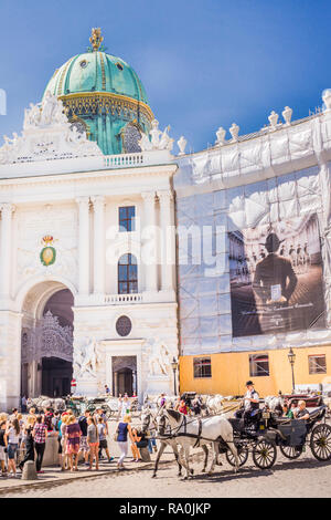 Fiacre le transport en face de la Hofburg Banque D'Images