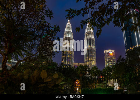 Tour KLCC - Vue du parc Banque D'Images