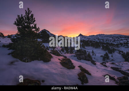 Pic Anie sur Larra plateau recouvert par la neige Banque D'Images