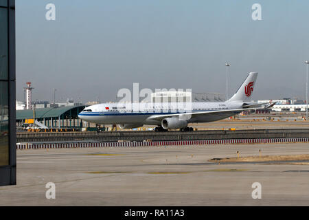 Airbus A330-300 d'air en Chine. L'aéroport de Pékin. La Chine. Banque D'Images