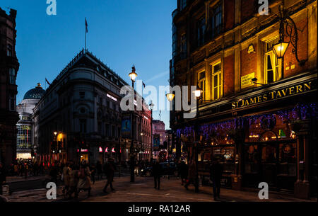 Coin sur Great Windmill Street, West End, Londres, Angleterre, Royaume-Uni. Banque D'Images