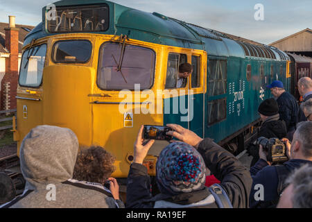 Bo'ness, Ecosse, Royaume-Uni. 29 décembre 2018. Le Bo'ness et Kinneil Railway Diesel d'hiver annuel attire des centaines de Gala les amateurs de trains de tout le Royaume-Uni. L'événement comprend des locomotives diesel tirant un train de voyageurs le long de la ligne de 5 mile de long Bo'ness Gare à Manuel. © Garry Cornes / Alamy Live News ​ Banque D'Images