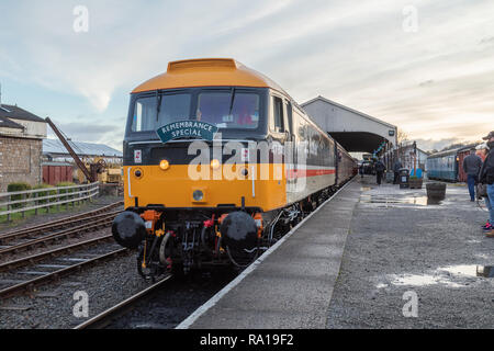 Bo'ness, Ecosse, Royaume-Uni. 29 décembre 2018. Le Bo'ness et Kinneil Railway Diesel d'hiver annuel attire des centaines de Gala les amateurs de trains de tout le Royaume-Uni. L'événement comprend des locomotives diesel tirant un train de voyageurs le long de la ligne de 5 mile de long Bo'ness Gare à Manuel. © Garry Cornes / Alamy Live News ​ Banque D'Images