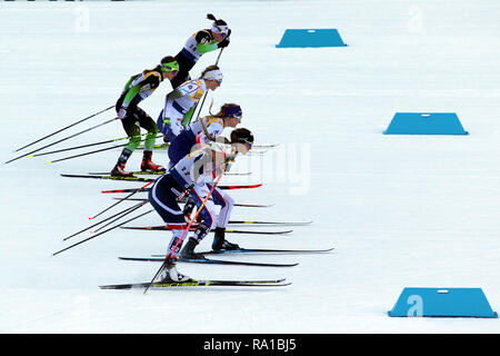 Toblach, Tyrol du Sud, Italie. Dec 29, 2018. Cross Country Ski FIS Coupe du monde, Sprint Femmes athlètes ; au début d'Action : Crédit Plus Sport/Alamy Live News Banque D'Images