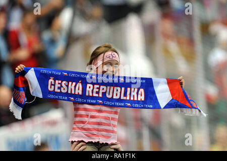 10 mai 2015 - Prague, République tchèque - Der Eishockey-WM 2015, am 10 mai 2015, im Prag, République tchèque. Deutschland gegen Spanien, 2:4. Fans aus Frankreich....... *** *** Local Caption Fans de République tchèque au cours de l'année 2015 Championnat du monde de hockey 2009 match entre l'Allemagne contre la République tchèque à l'O2 Arena de Prague, République tchèque, le 10 mai 2015. (Crédit Image : © Slavek Ruta/Zuma sur le fil) Banque D'Images