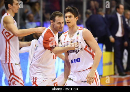 L'Italie. Dec 30, 2018. Foto Massimo Paolone/LaPresse 30 dicembre 2018 Reggio Emilia (Re) Italia panier sport Grissin Bon Reggio Emilia vs Umana Venezia Reyer - Campionato Italiano di panier Serie A - 2018/2019 PosteMobile PalaBigi Nella foto : Leonardo Candi (Grissin Bon Reggio Emilia) e Pedro Llompart (Grissin Bon Reggio Emilia) esultano Massimo Paolone Photo/LaPresse 30 décembre 2018 Reggio Emilia (Re) Italie panier sport Grissin Bon Reggio Emilia vs Umana Venezia Reyer - Serie A ligue de basket-ball italien PosteMobile 2018/2019 - PalaBigi dans le pic : Leonardo Candi (Grissin Bon Reggio Emi Banque D'Images