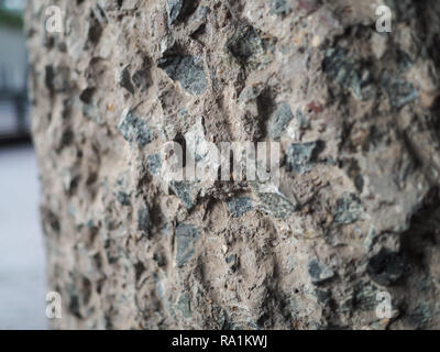 Silex rugueux et colonne de ciment Banque D'Images