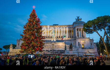 La Piazza Venezia à Rome pendant les vacances de Noël en 2018. L'Italie. Banque D'Images