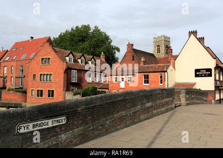 L'af Bridge Street, rivière Wensum quayside, Norwich City, comté de Norfolk, England, UK Banque D'Images