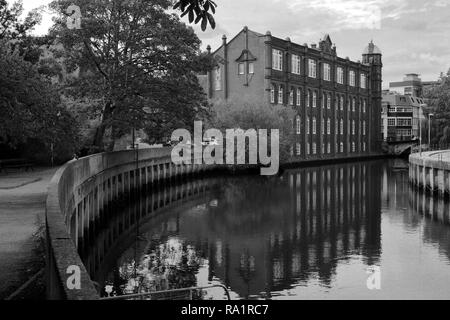 La rivière Wensum quayside, Norwich City, comté de Norfolk, England, UK Banque D'Images