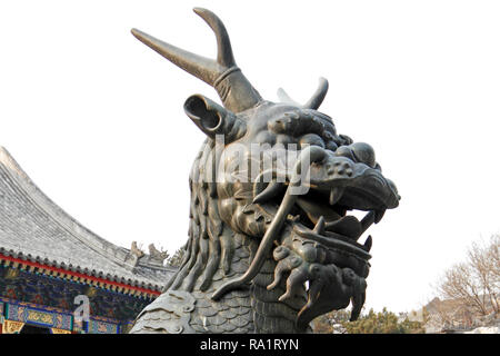 Statue d'un qilin chinois, créature chimérique, Summer Palace, Beijing Chine Banque D'Images