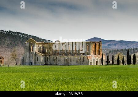 Abbaye de San Galgano vu de l'extérieur Banque D'Images