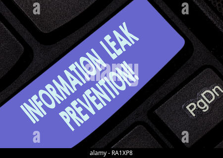 Texte de l'écriture l'écriture d'informations de prévention des fuites. L'inhibition de l'information Concept sens critique à l'embouchure du clavier l'intention de créer des comp Banque D'Images